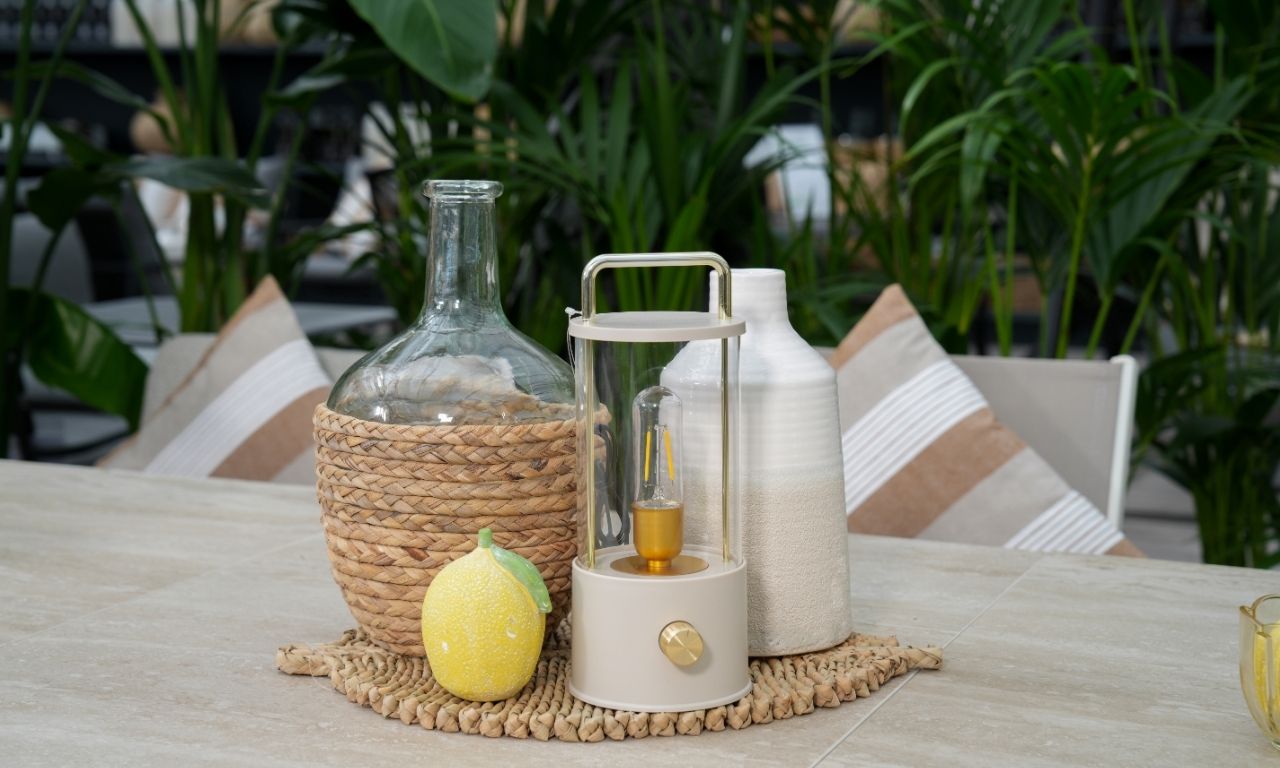 Deko mit einer Zitrone im Gartencenter Brockmeyer