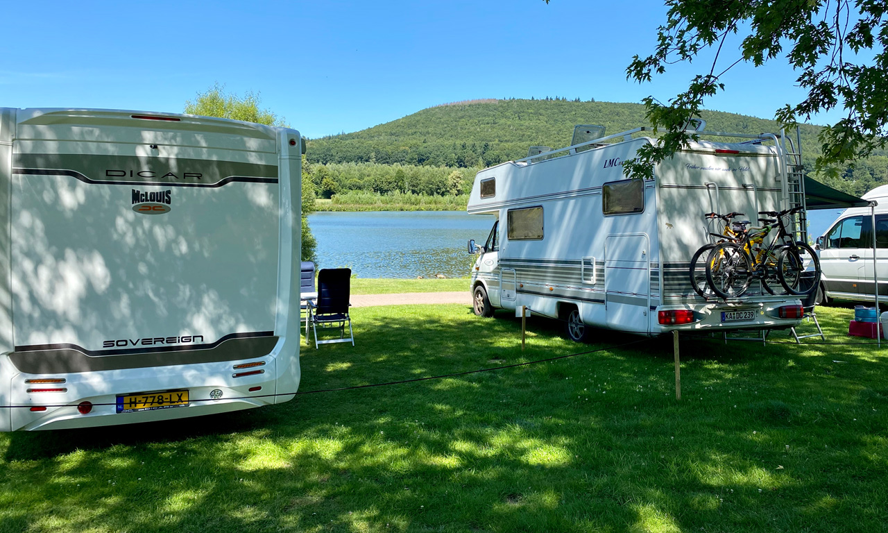 Wohnmobile am SchiederSee